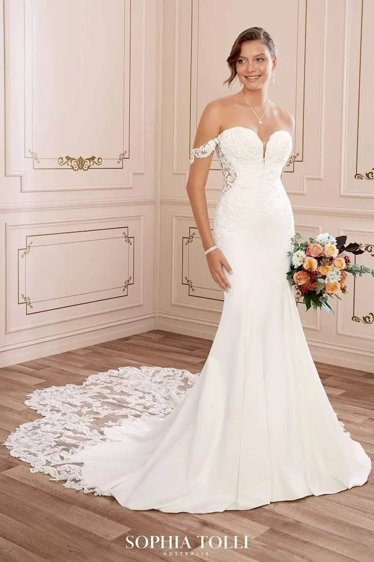 Sophia Tolli: Y22052 - Winona