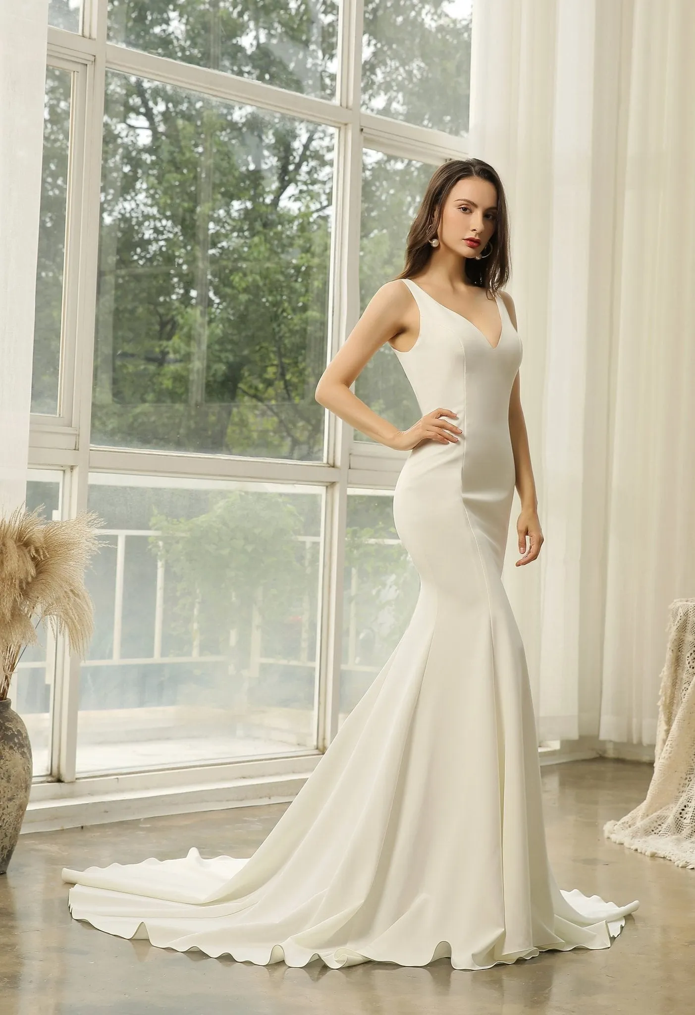 Starlet V-Neck Fit and Flare Ivory Wedding Dress Size 10-12 Express NZ wide