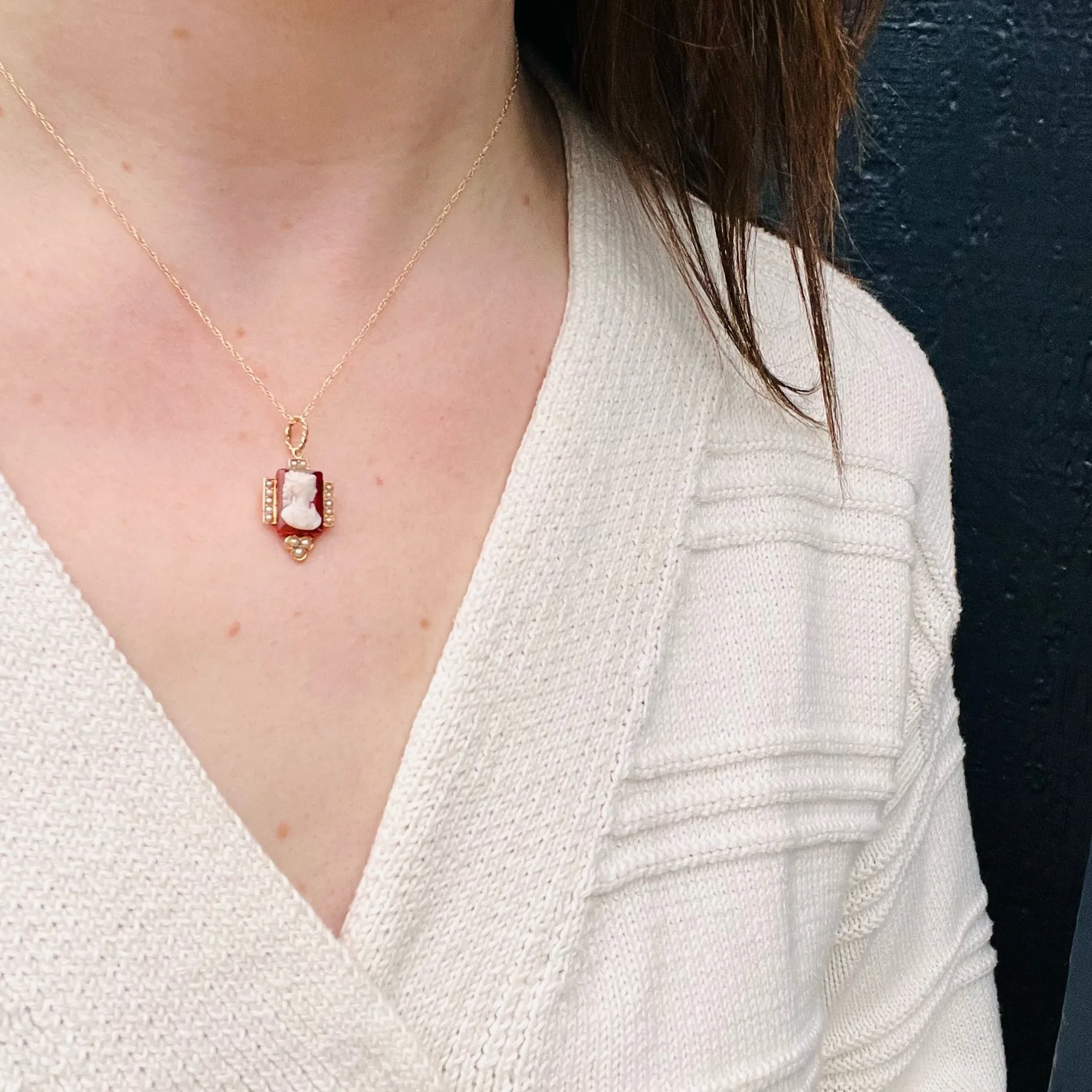 Sweet Little Cameo Pendant Framed in Gold & Pearls