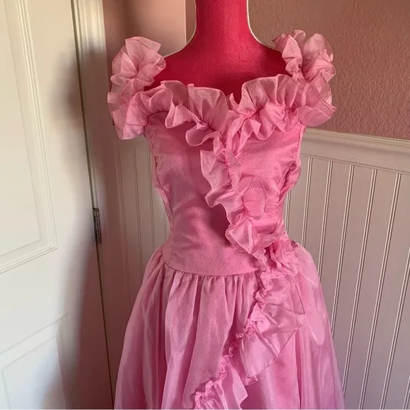 Unbranded Light Pink Poly Organza Off Shoulder Gown w Organza Flowers on Skirt