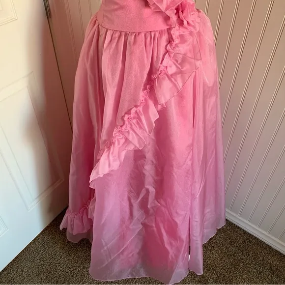 Unbranded Light Pink Poly Organza Off Shoulder Gown w Organza Flowers on Skirt
