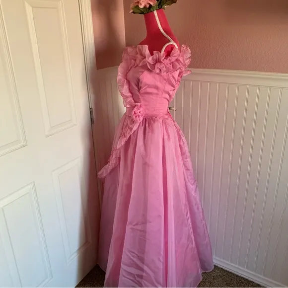 Unbranded Light Pink Poly Organza Off Shoulder Gown w Organza Flowers on Skirt