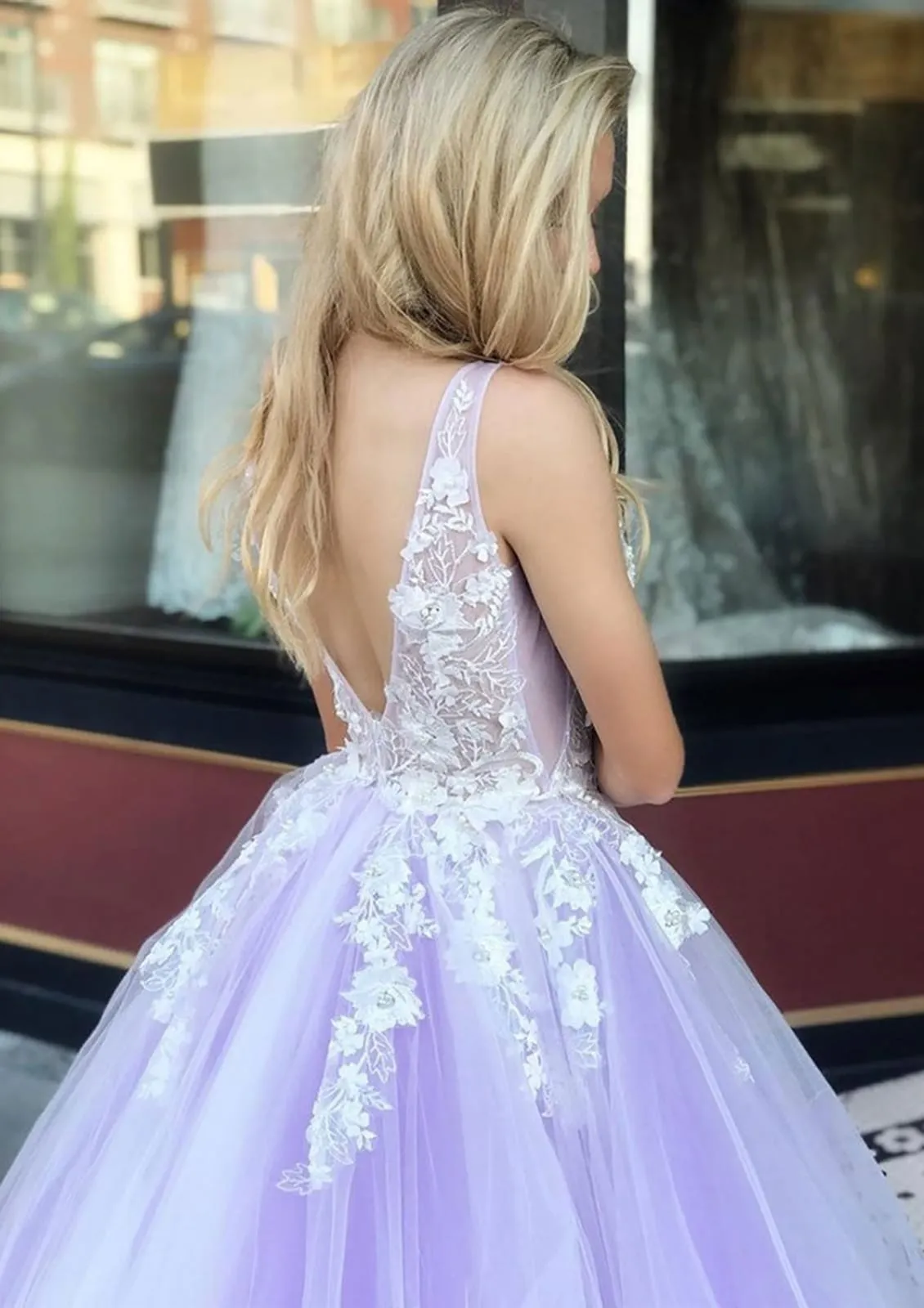 V-neck Sleeveless Lavender Lace Tulle Ball Gown Prom Party Dress