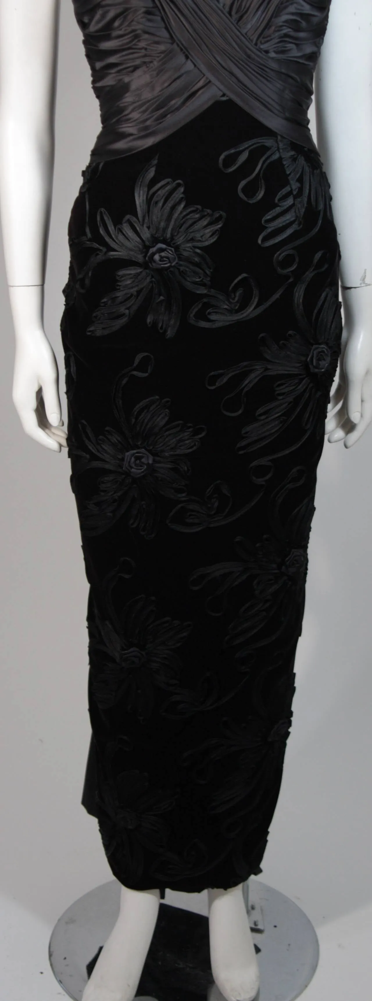VICKY TIEL Black Gathered Gown with Velvet Skirt Size Small