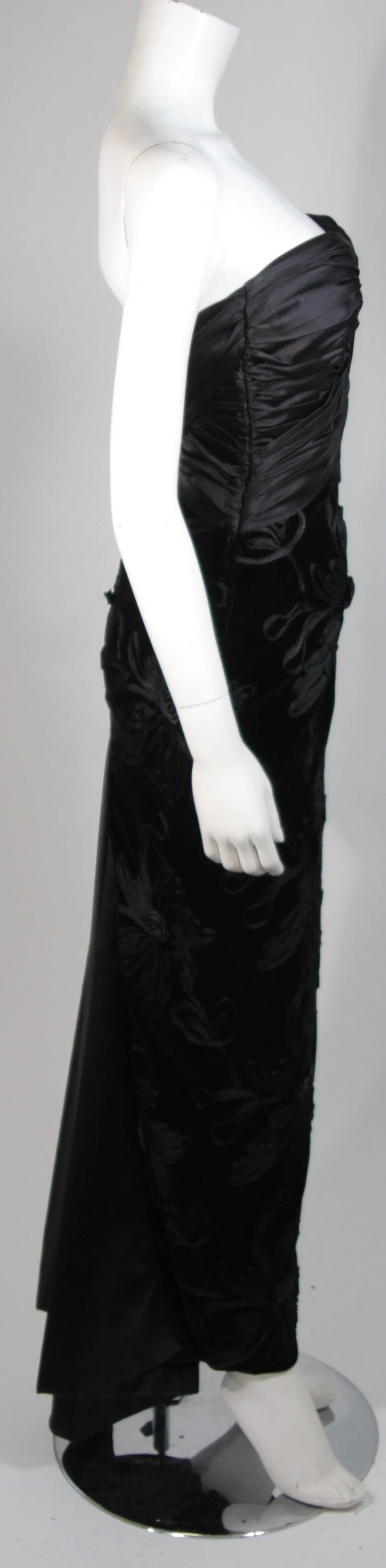 VICKY TIEL Black Gathered Gown with Velvet Skirt Size Small