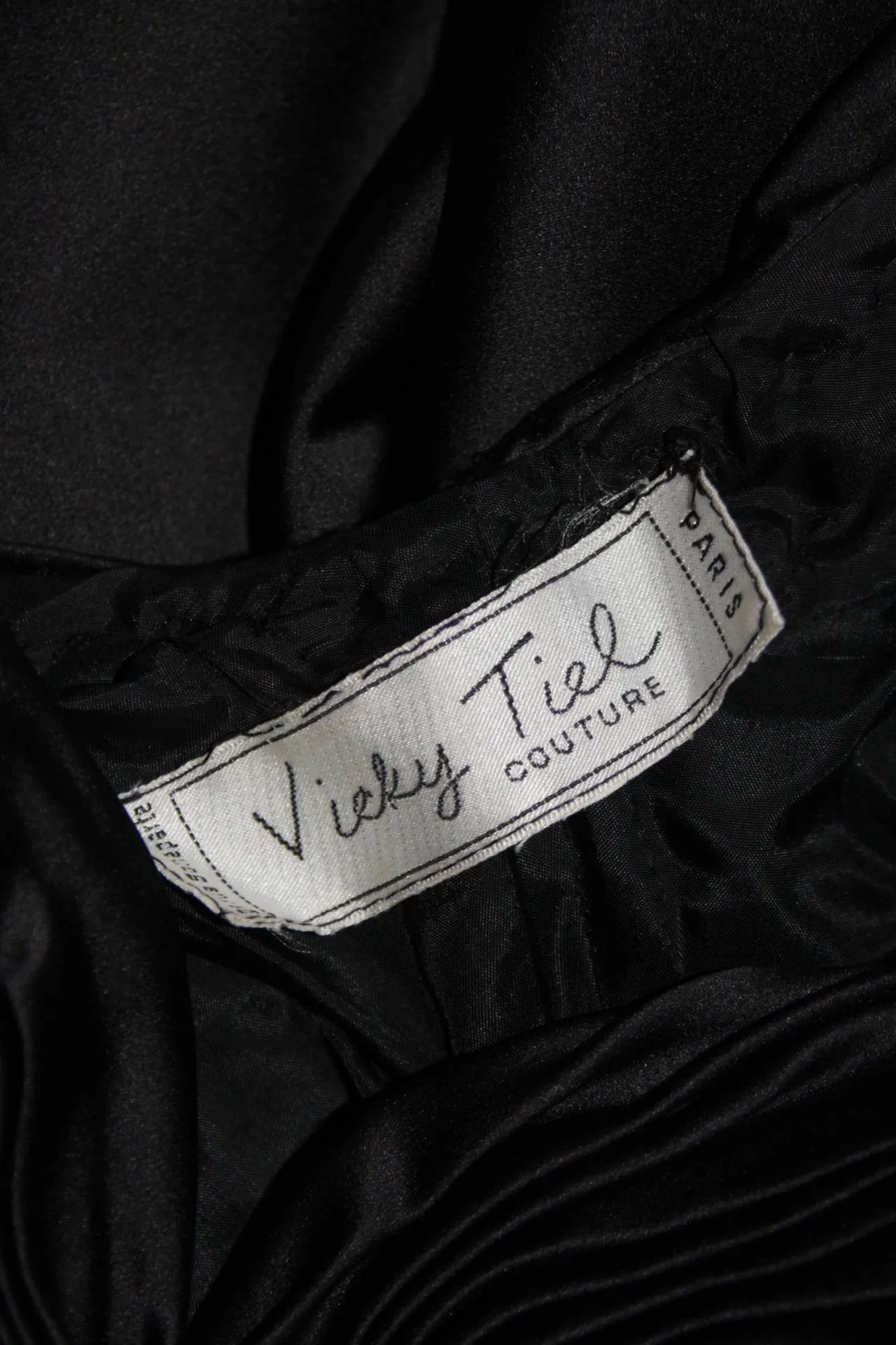 VICKY TIEL Black Gathered Gown with Velvet Skirt Size Small