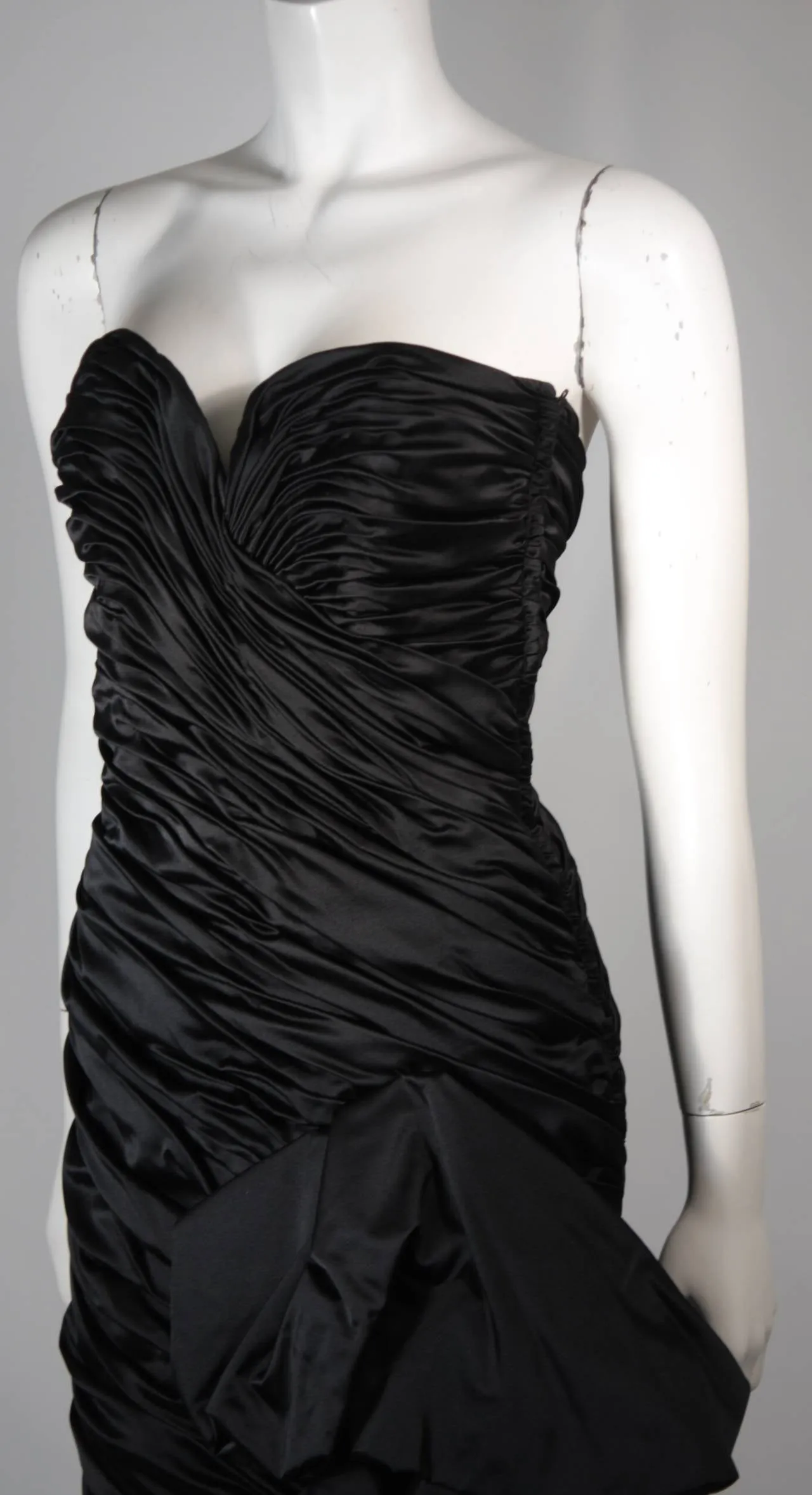 VICKY TIEL Black Silk Gown with Gathers and Large Bow Size 38