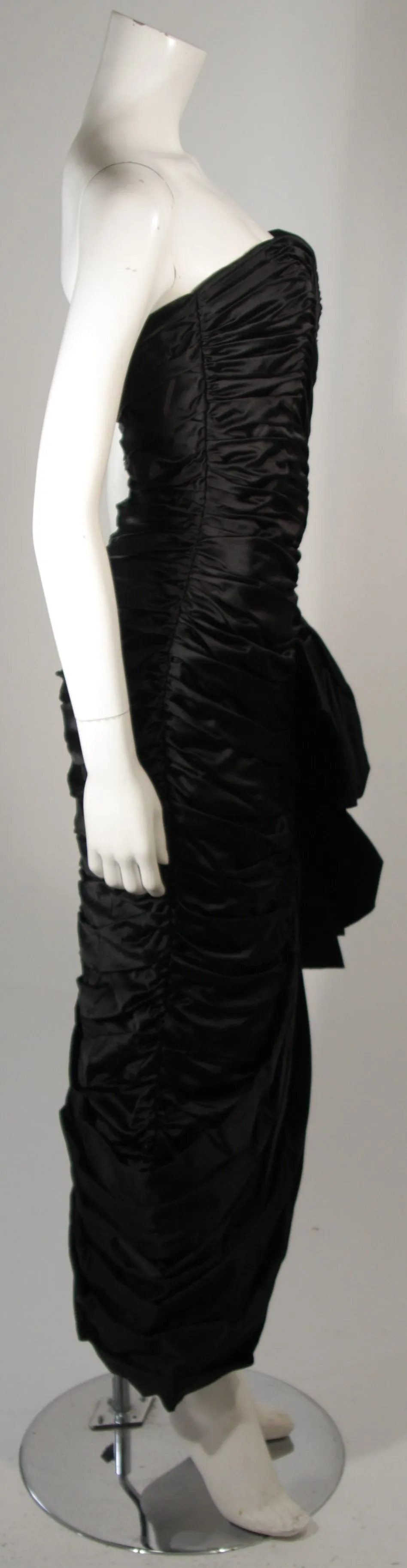 VICKY TIEL Black Silk Gown with Gathers and Large Bow Size 38