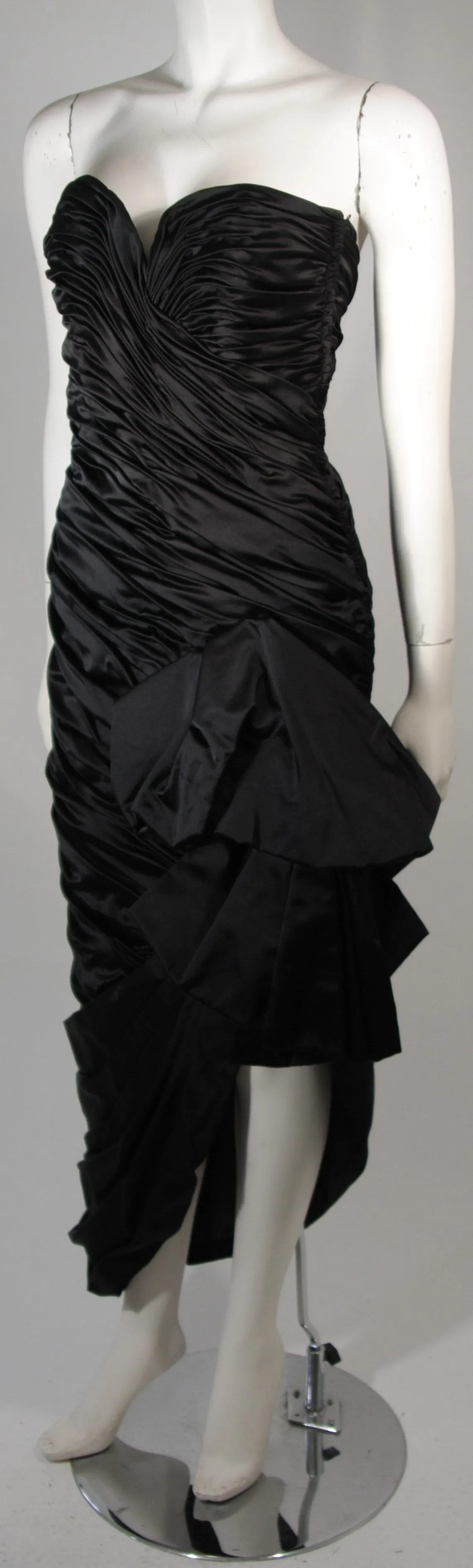 VICKY TIEL Black Silk Gown with Gathers and Large Bow Size 38