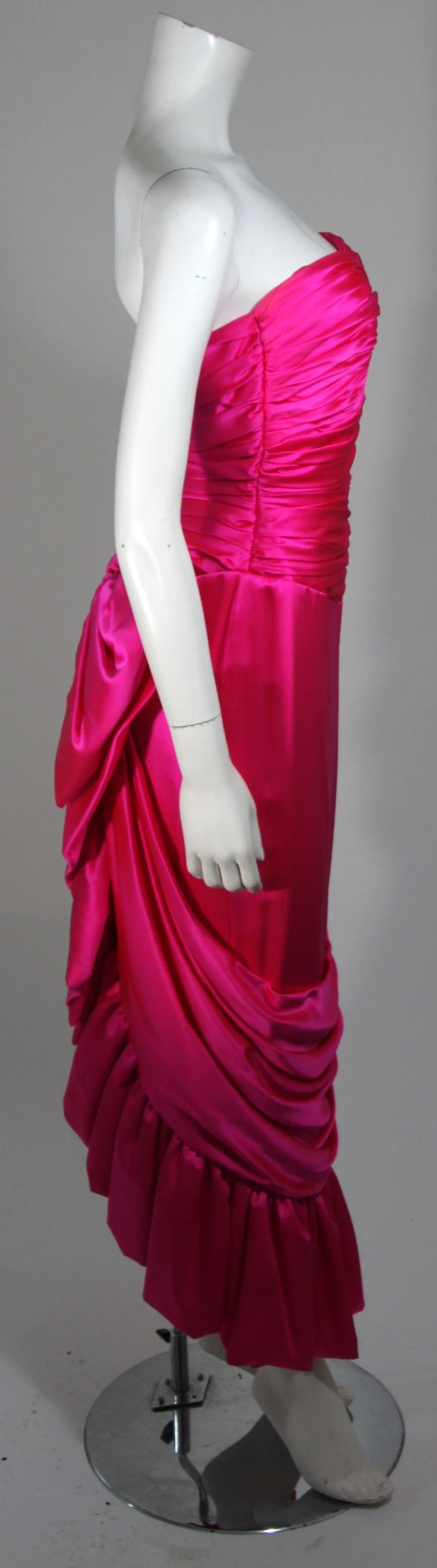 VICKY TIEL Magenta Gown with Large Bow Size Small
