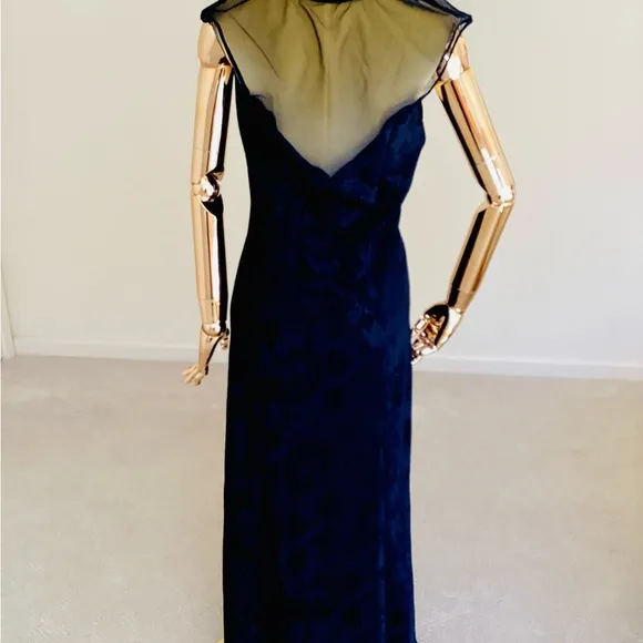 Victoria’s Secret Black Long Sleeveless Front Slit Gown SZ M