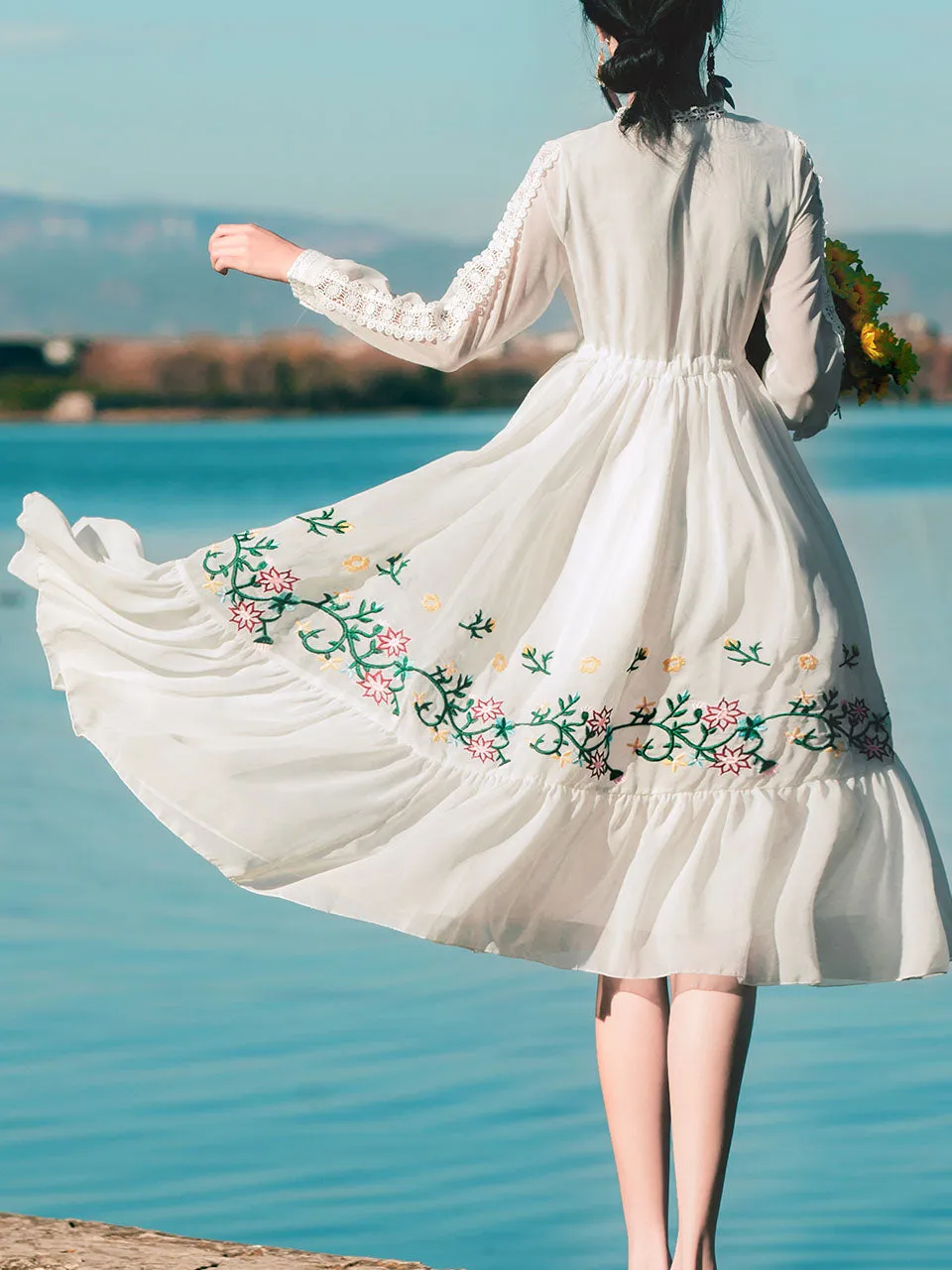 White Lace Collar Floral Embroidered Romantic 1950S Dress