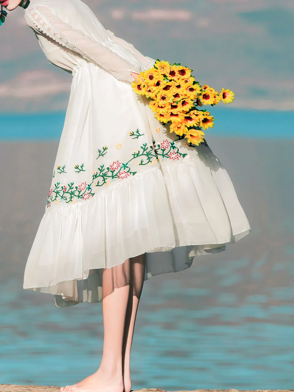 White Lace Collar Floral Embroidered Romantic 1950S Dress