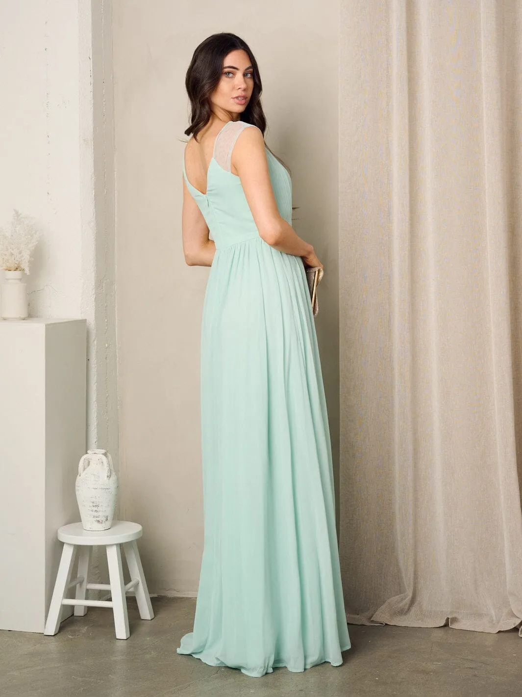 WOMEN'S SLEEVELESS V-NECK PLEATED MAXI GOWN DRESS