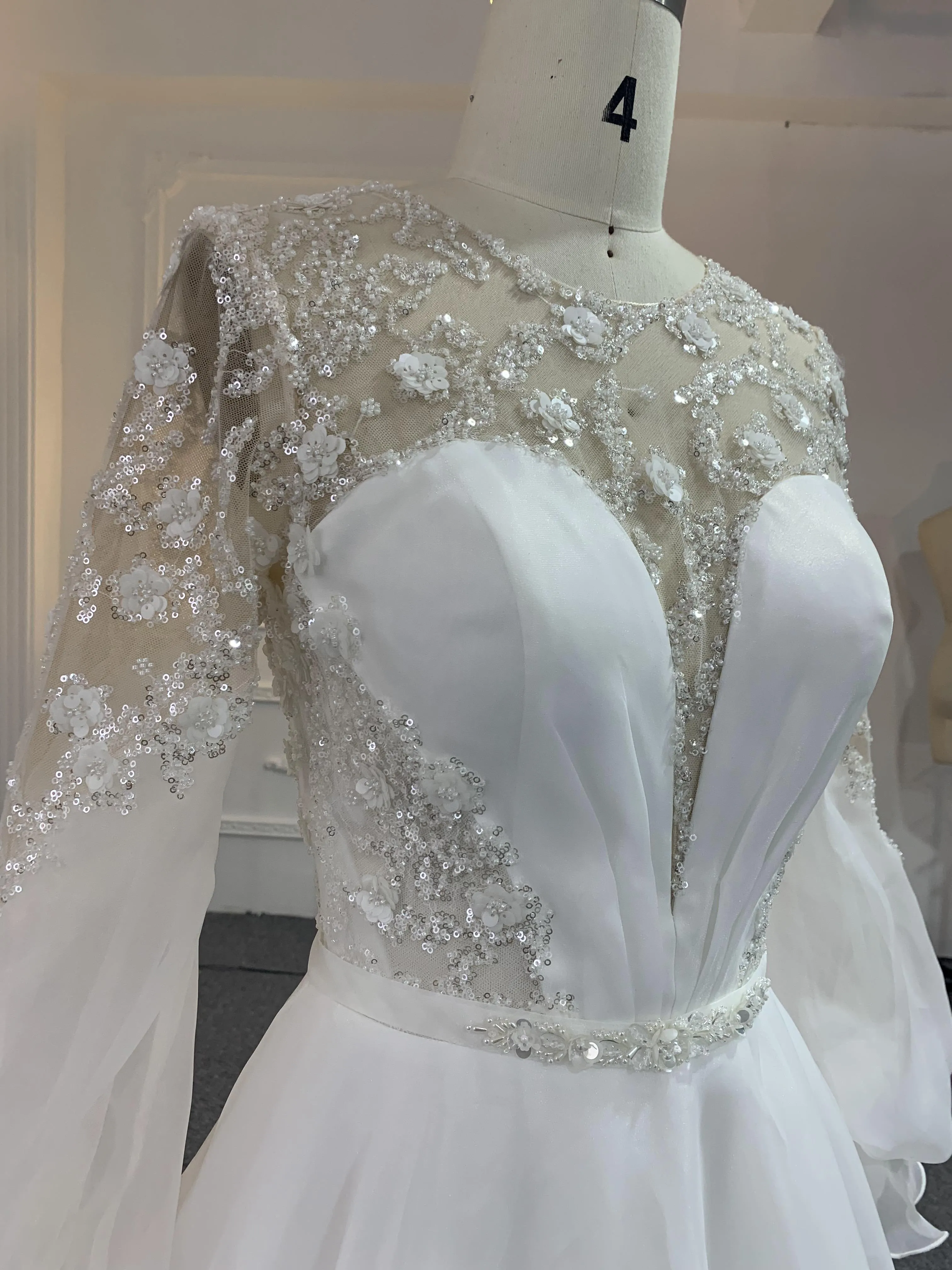 Z021-The Organza V-Neckline Long Tail A-Line Gown