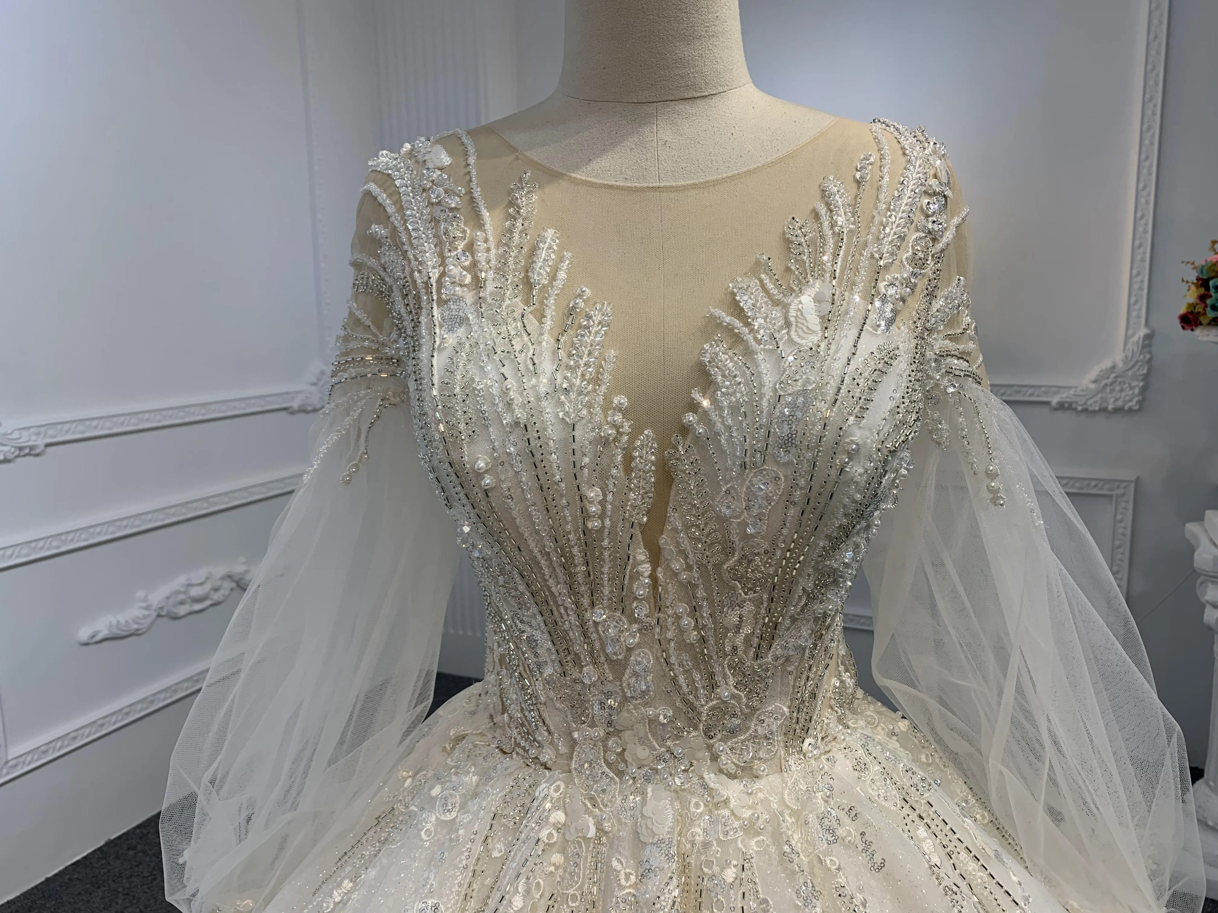 Z032-BYG OWN DESIGN WITH BEAUTIFUL BEADING AND V-NECKLINE BALL GOWN