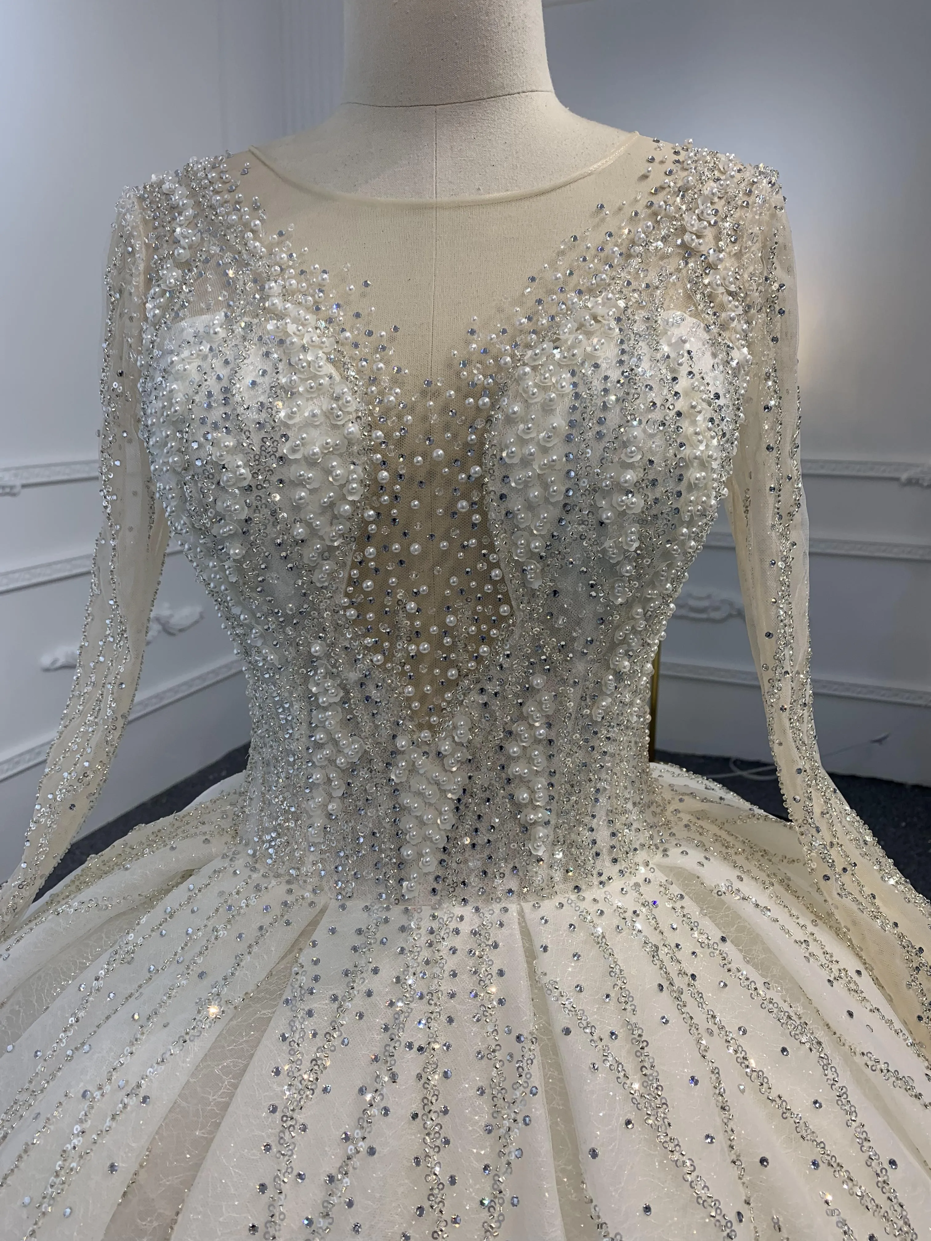 Z039-BYG OWN DESIGN WITH SPEICAL NECKLINE AND LUXURIOUS BEADING LACE BALL GOWN